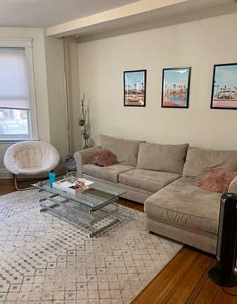 3rd image of 3 Euston St