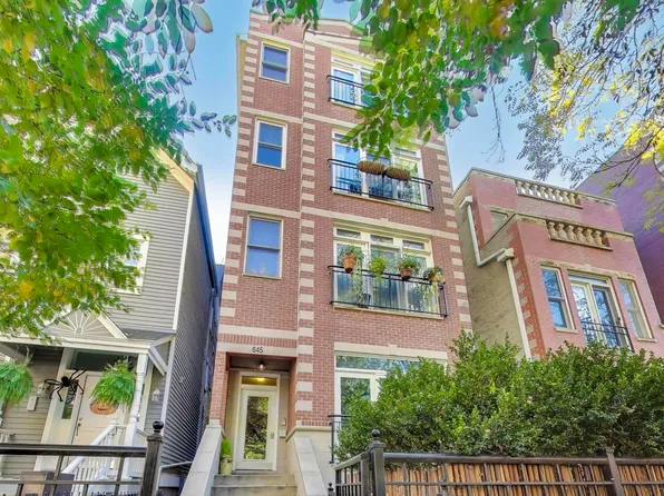 645 W Briar Pl APT 4, Chicago, IL 60657