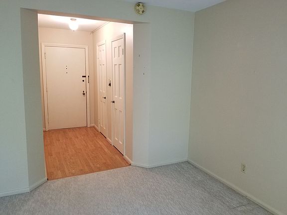 5th image of 13769 Cedar Rd Unit 307