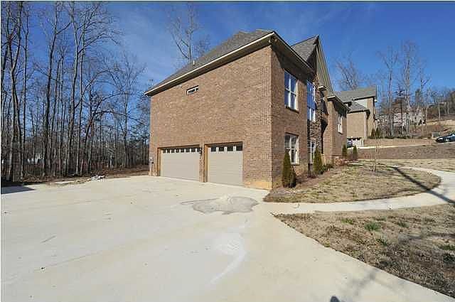 2nd image of 105 Crest Dr