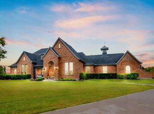 8 Buckskin Dr, Van Alstyne, TX 75495