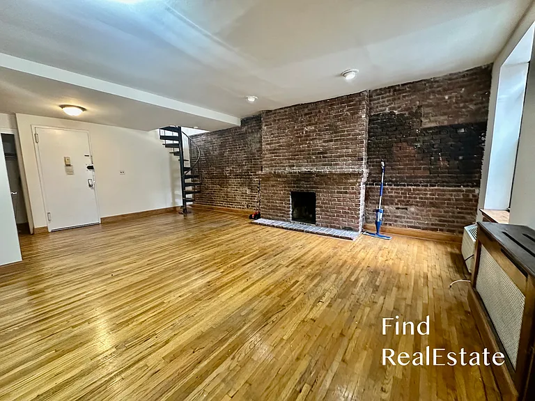 128 W 73rd St #4R — Photo 5