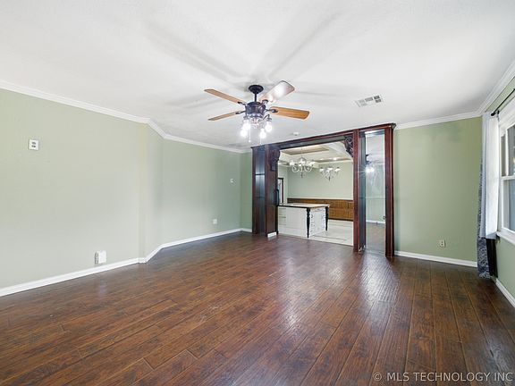 5th image of 429 E 19th St
