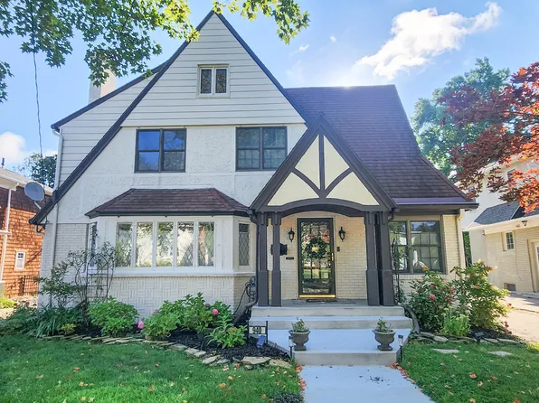 940 Lakeside Dr SE, East Grand Rapids, MI 49506