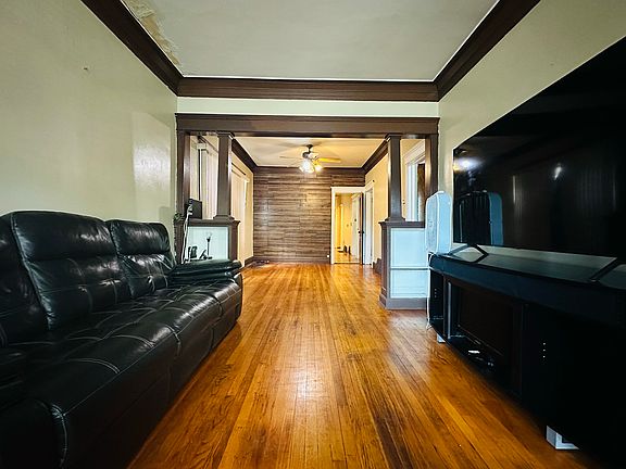 5th image of 7648 S Eberhart Ave