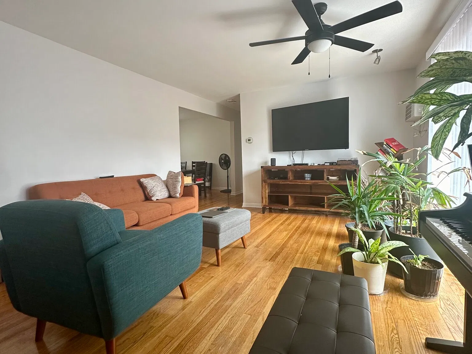 2 bed, 2.0 bath, 860 sqft, $2,375 — Photo 2