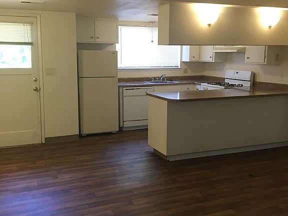 3rd image of 211 Sharon Way #2