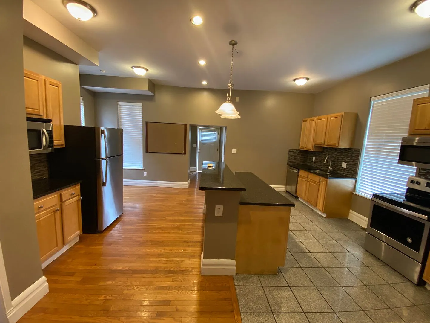 Neil Ave 1470 HHR — Photo 2