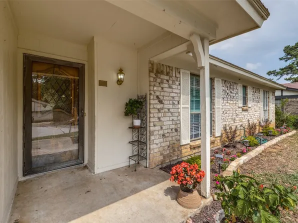 210 Laurel St, Mansfield, TX 76063