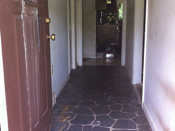 3rd image of 2012 Somerset Ln