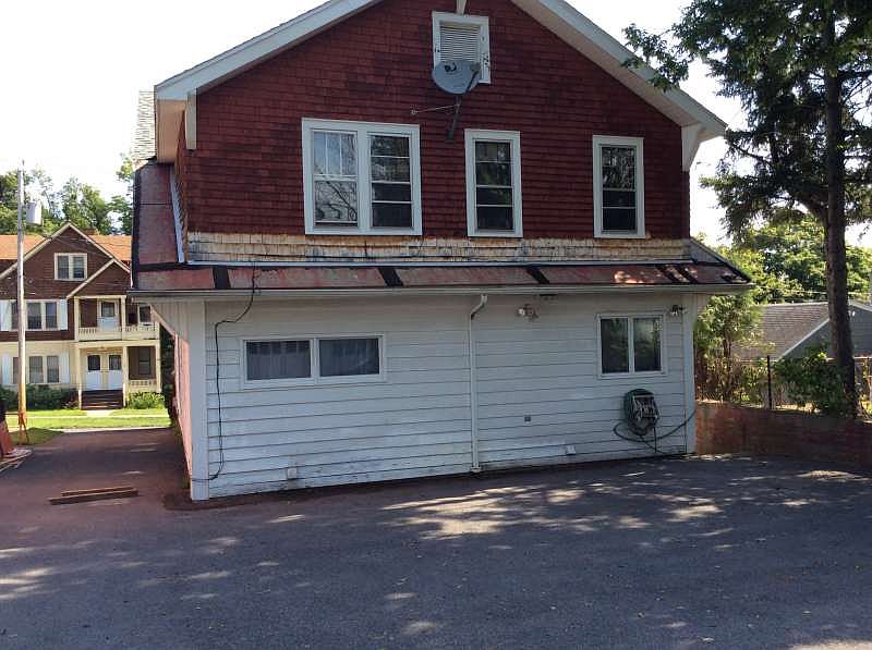 2nd image of 1203 Capital Ave