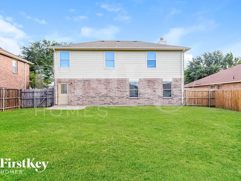 2801 Spencer Cir — Photo 18