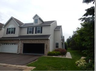 9355 Rath Pl, Eden Prairie, MN 55347