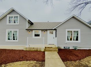 1012 Warner Ave, Lemont, IL 60439