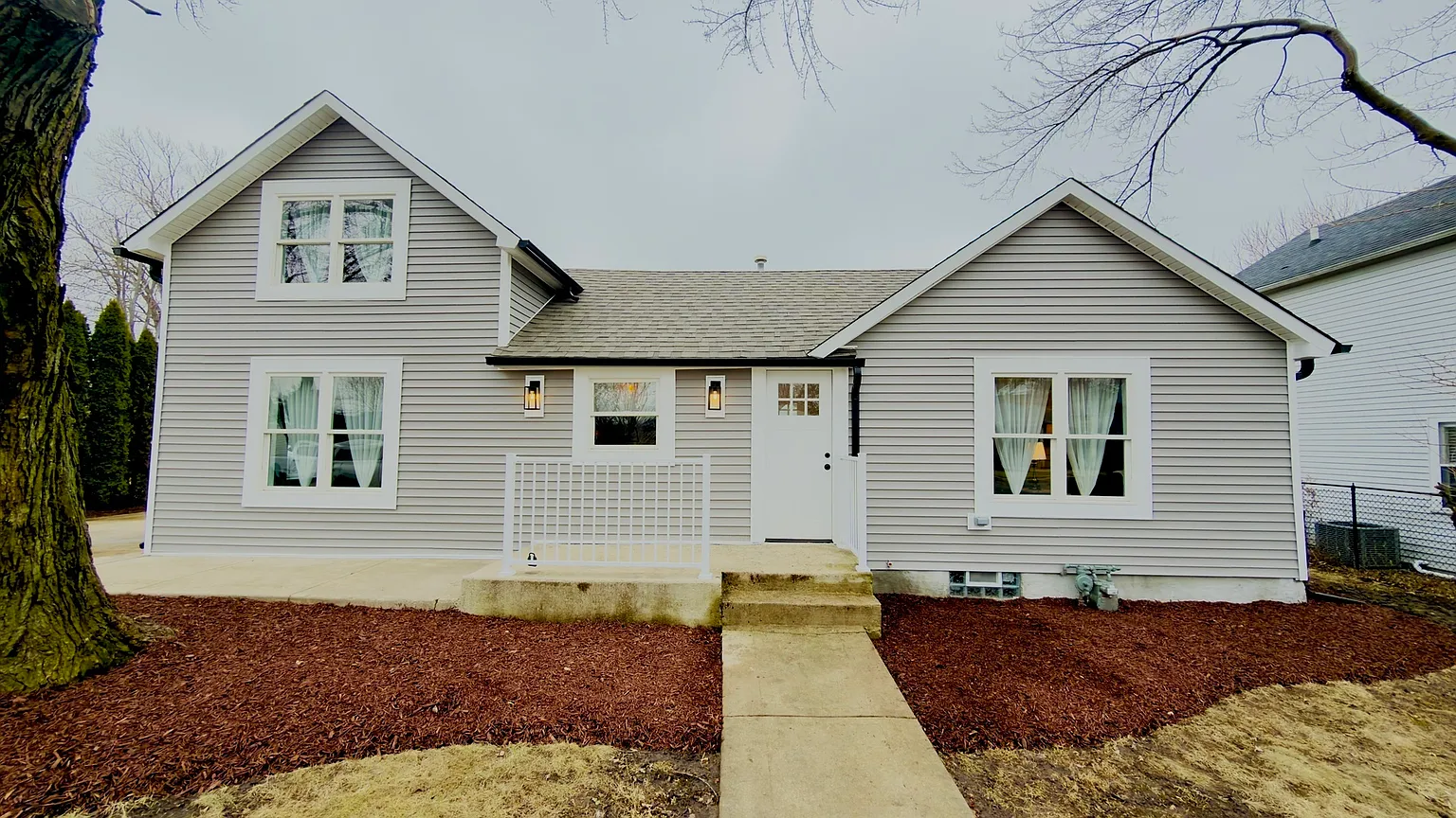 1012 Warner Ave photo 1