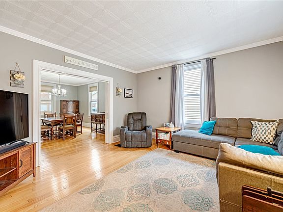 3rd image of 424 Euclid Ave
