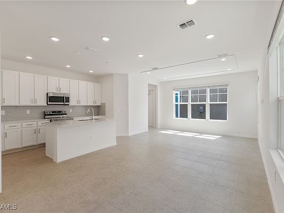 3rd image of 17390 Alderwood Ln