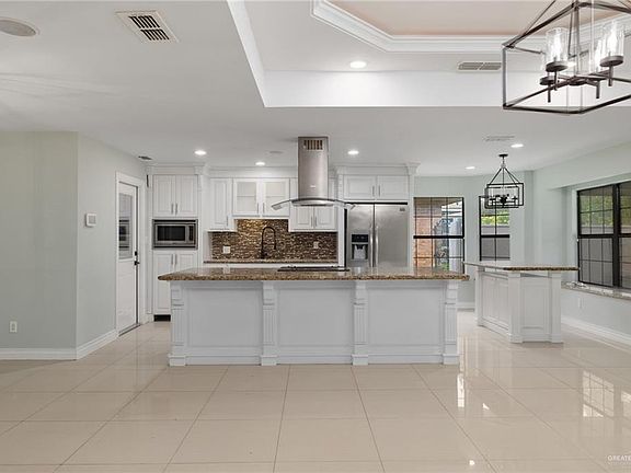 5th image of 3300 Kiwi St