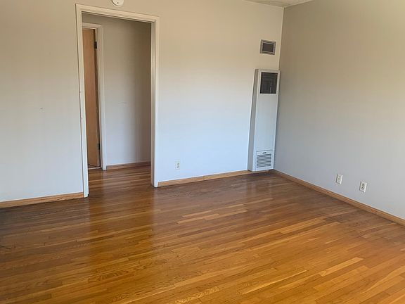 5th image of 658 Molino Ave APT B