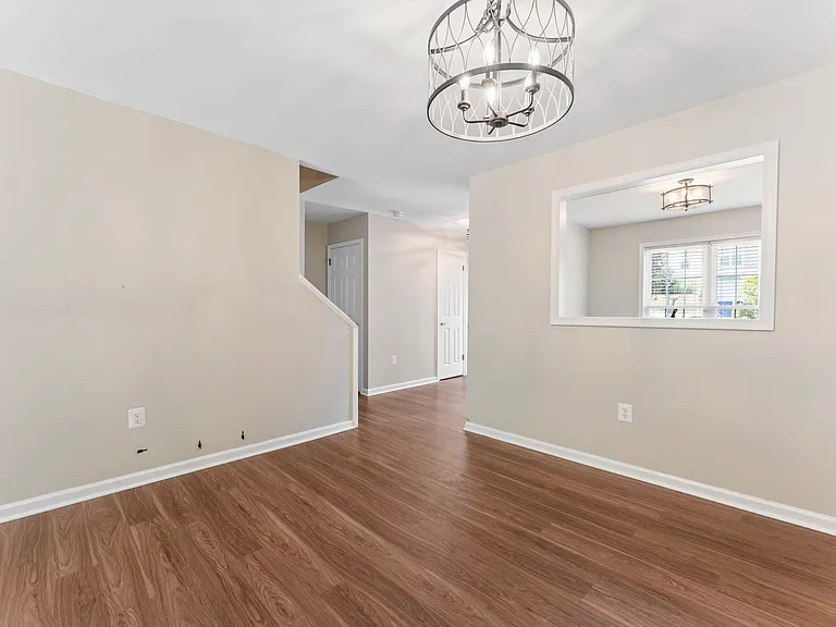 105 Knollwood Ct — Photo 10