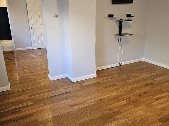 5th image of 9 Ring St #9