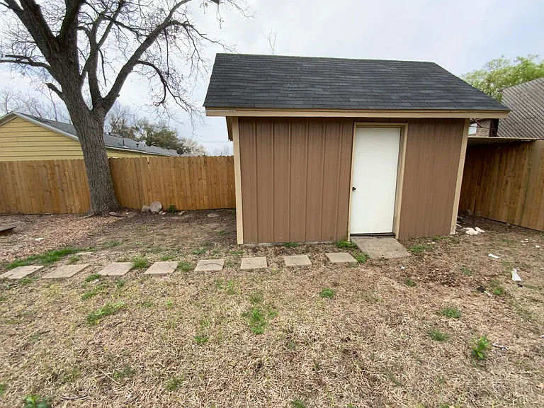 1006 S 45th St — Photo 14