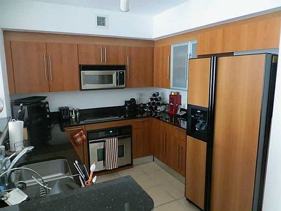 3rd image of 335 S Biscayne Blvd APT 1820
