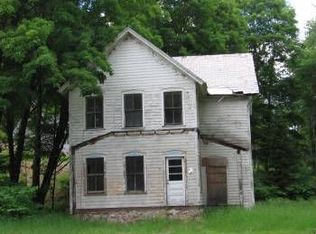 6 River Rd, Lake Luzerne, NY 12846