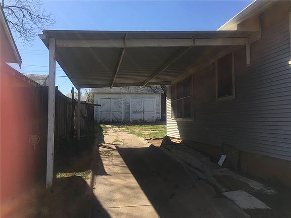 4th image of 2103 Gould Ave