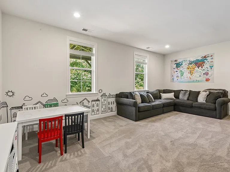 21 Brentwood Cir — Photo 18