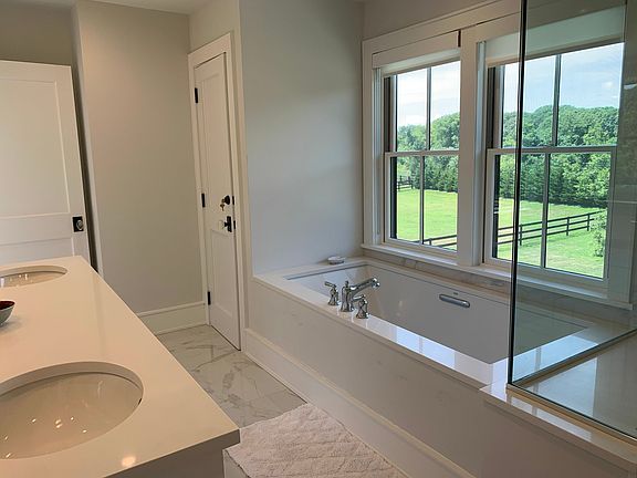 2nd image of 172 Narrow Ln E