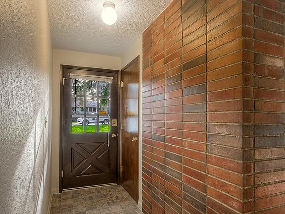 3rd image of 4038 E East St