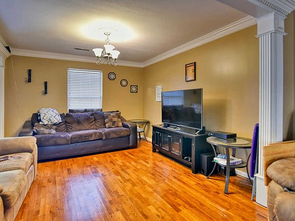 3rd image of 5911 Katrina Ln