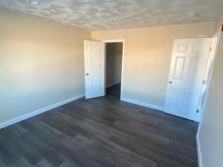 150 Stamford Ave — Photo 4