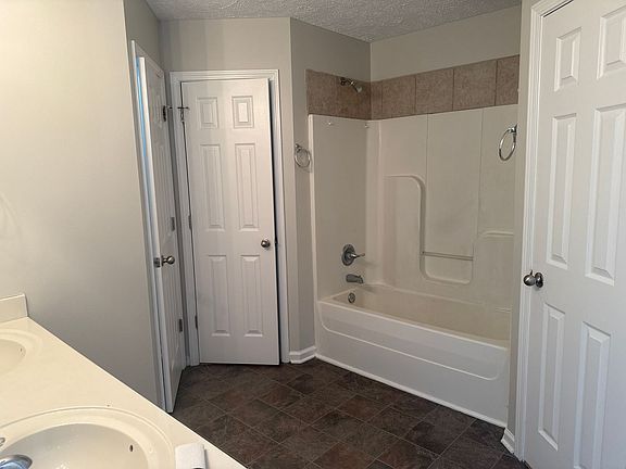 4th image of 1405 Bairdscorner Dr