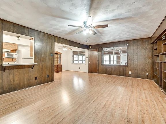 5th image of 2000 Candleberry Dr