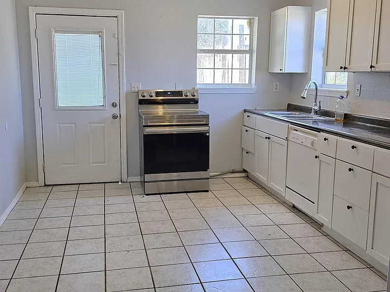 4402 Cindy Ln — Photo 29