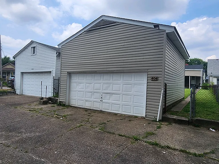 404 E Brandeis Ave — Photo 11
