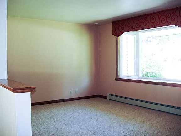 4th image of 1234 Melody Dr