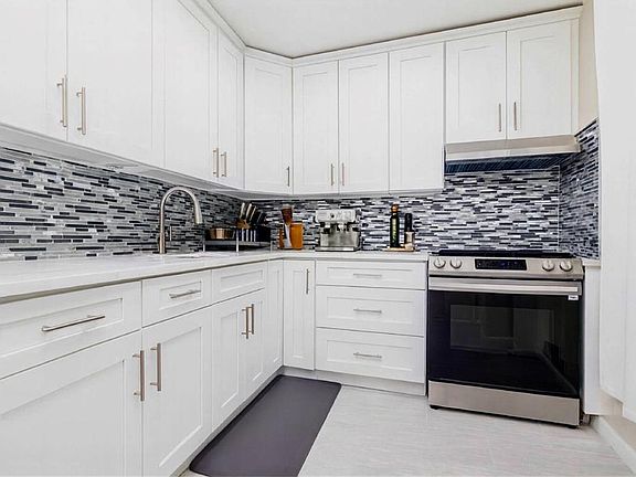 5th image of 2531 E 7th St APT 1J