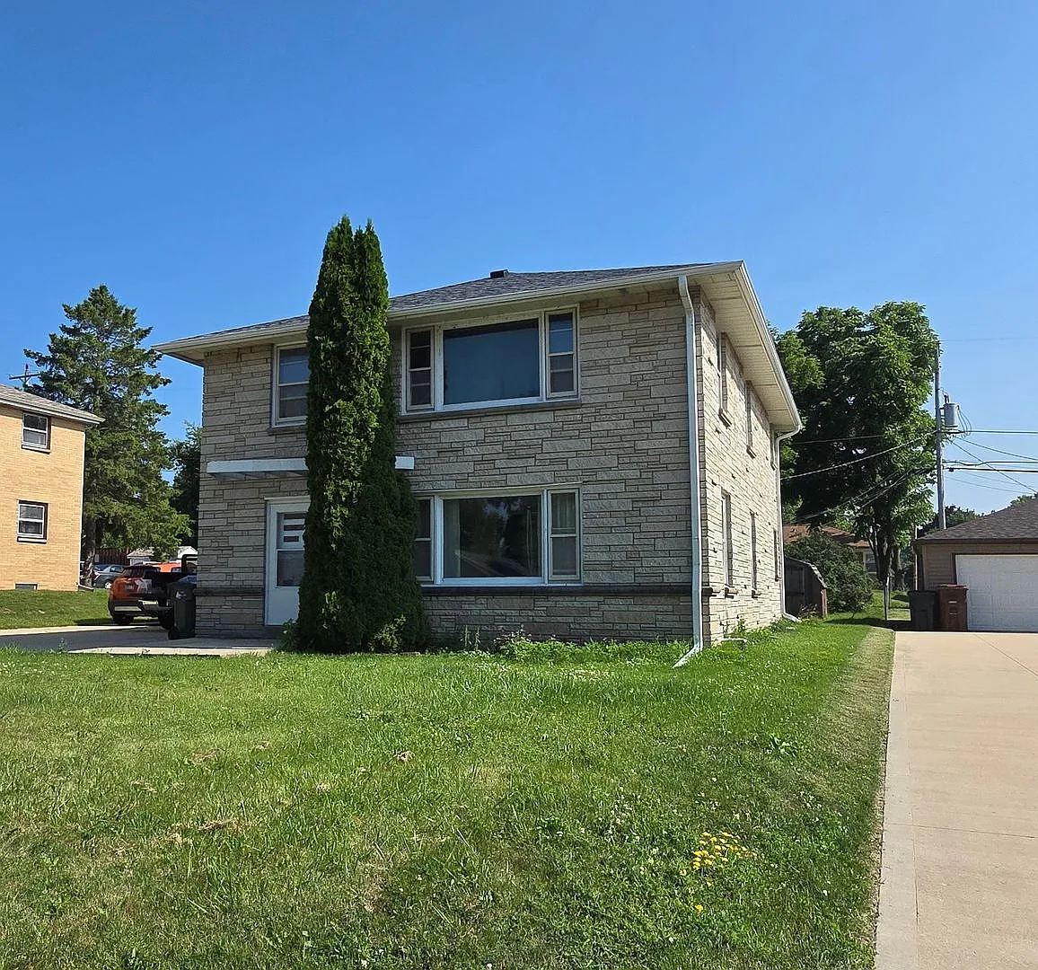 515 Clark Ave — Photo 1