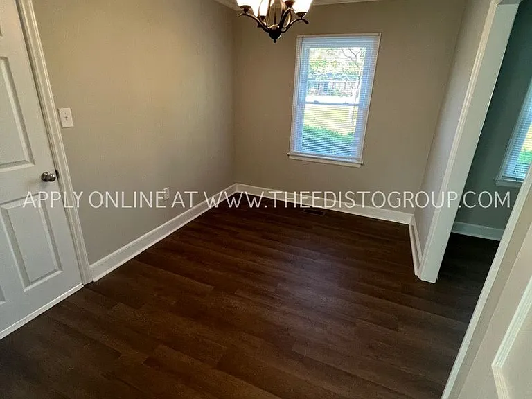 1161 Chestnut St — Photo 7