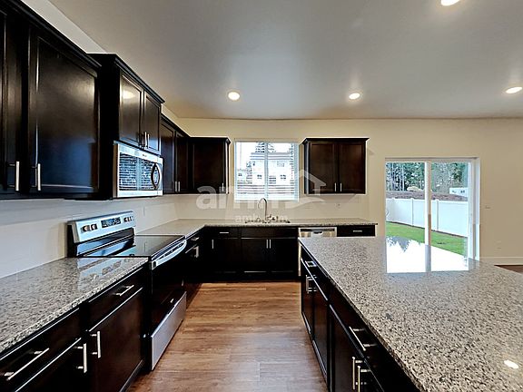 5th image of 1612 192nd Street Ct E