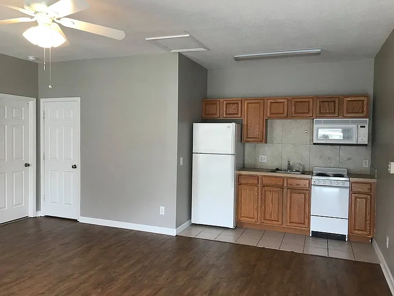 121 Rucker Ln — Photo 8