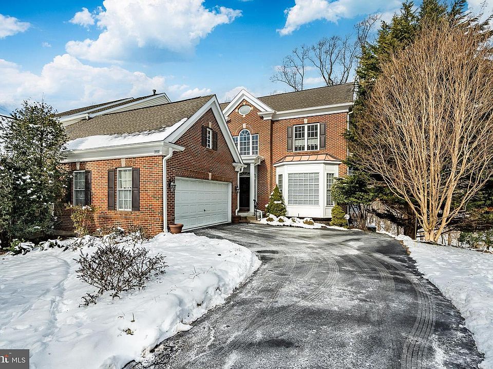 1st image of 115 Camelot Ln