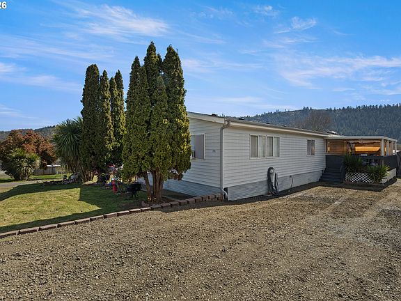 4th image of 771 SE Hall St