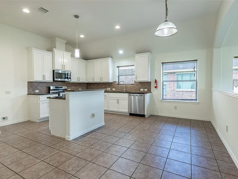 23611 Starbridge Lake Ln — Photo 3
