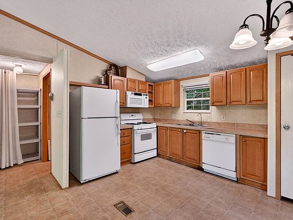 5th image of 282 W Cherry Rd