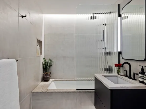 256 Bedford Avenue image 18 of 27