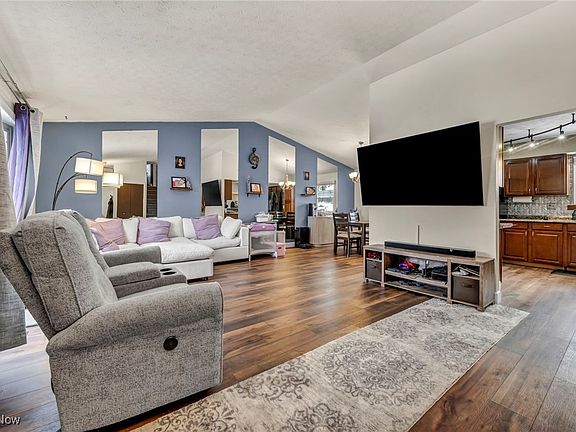 3rd image of 4776 Aspen Oval